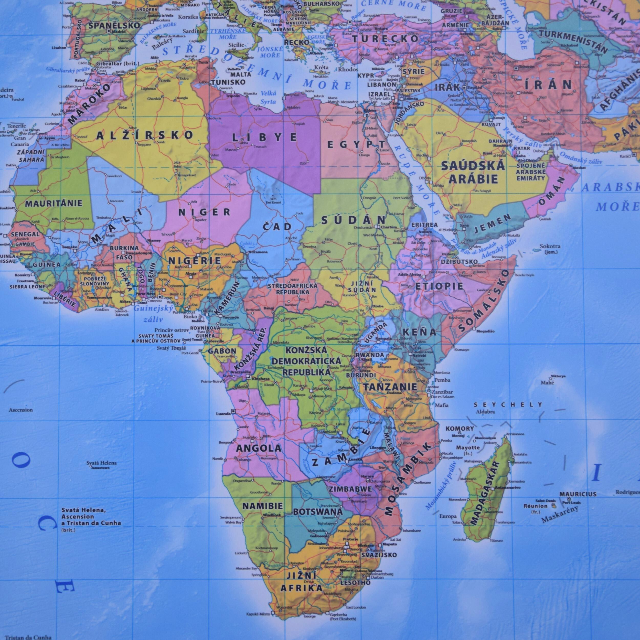 Svět - nástěnná politická mapa připínací