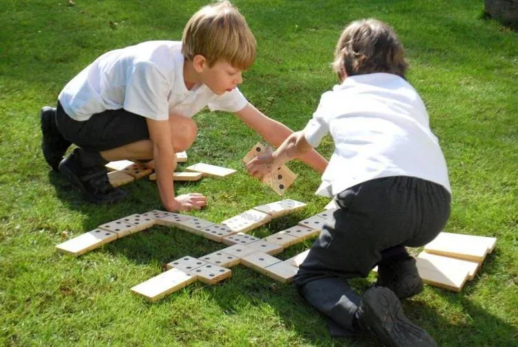 Obrovské dřevěné Domino