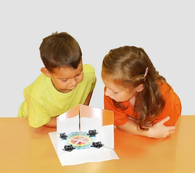 Anna a Leon experimentují se světlem a zvukem