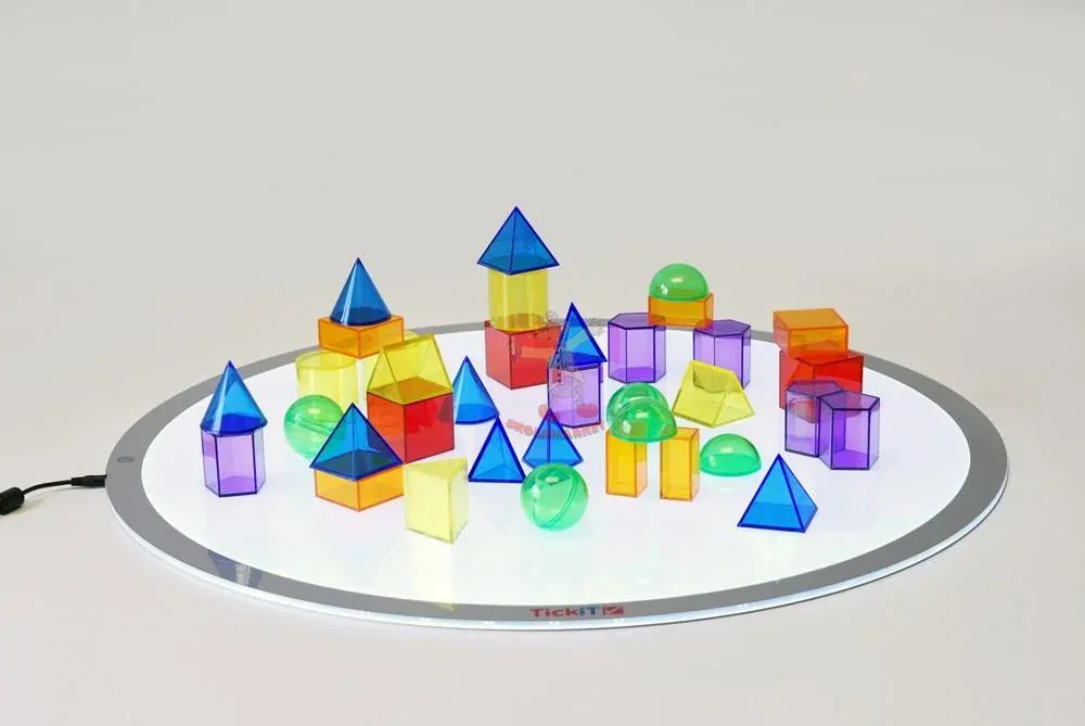 Průsvitné geometrické tvary