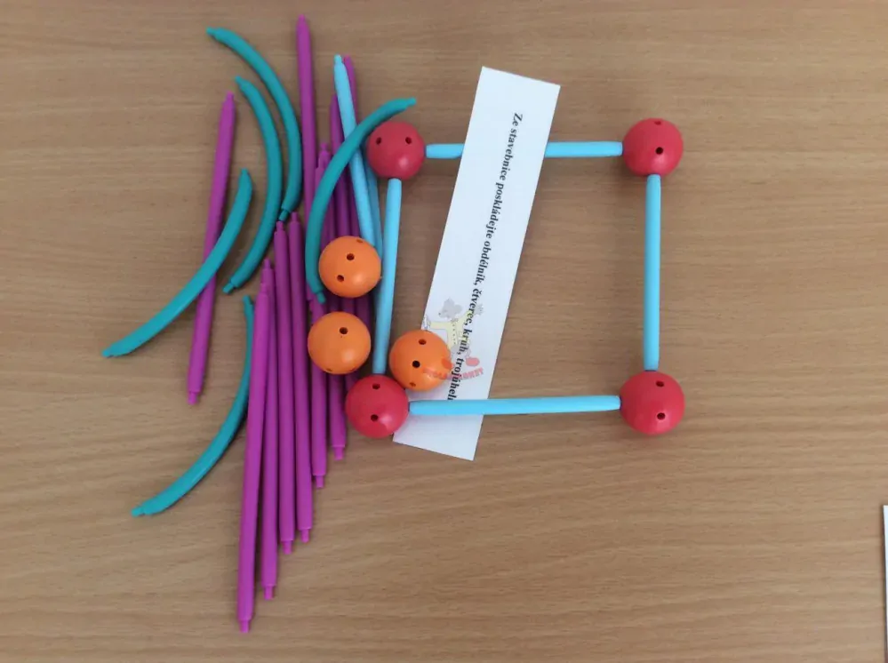 Procvičuj s Luckou - geometrické tvary