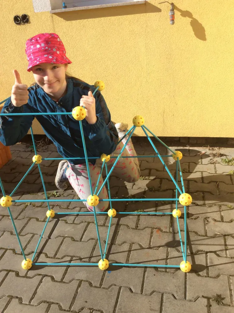 Stavebnice obřích geometrických těles