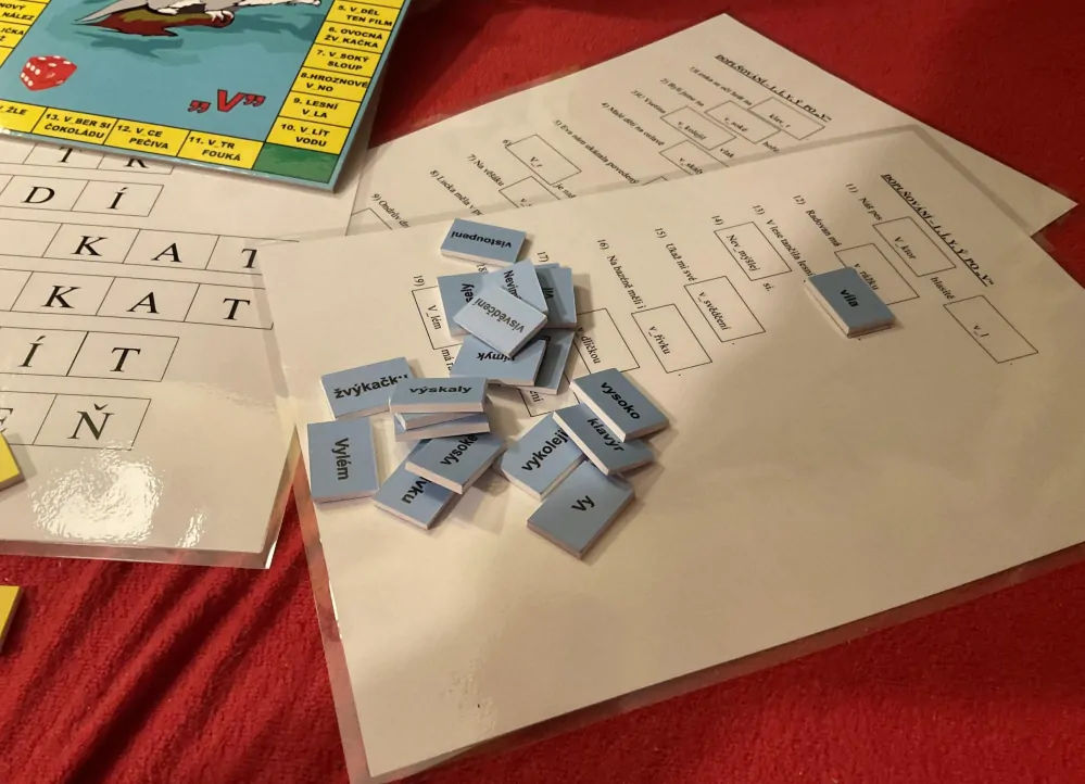 Procvičuj s Luckou vyjmenovaná slova po V